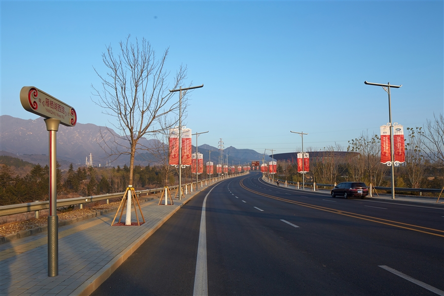 实景图08_10_道路公共服务设施实景.jpg