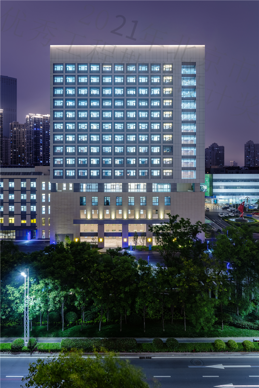 02_夜间南立面.jpg