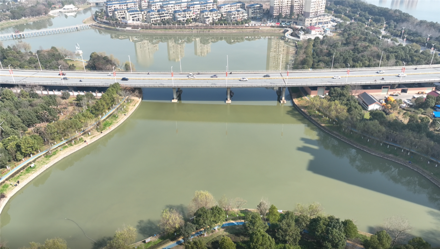 龙潭湖.png
