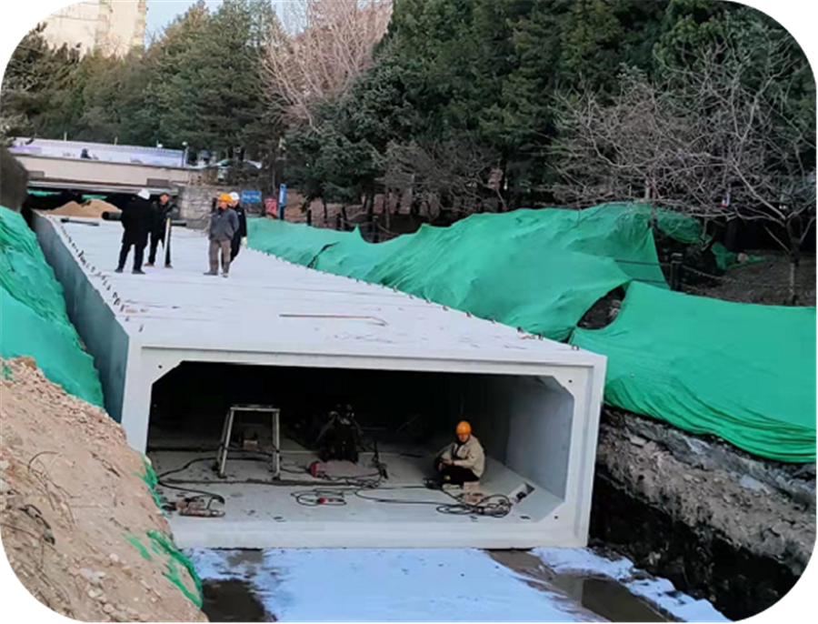 06_南支河道预制箱涵安装.png