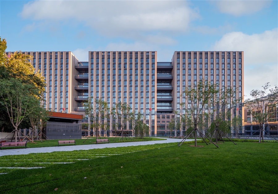 23_住院楼南向主立面.jpg