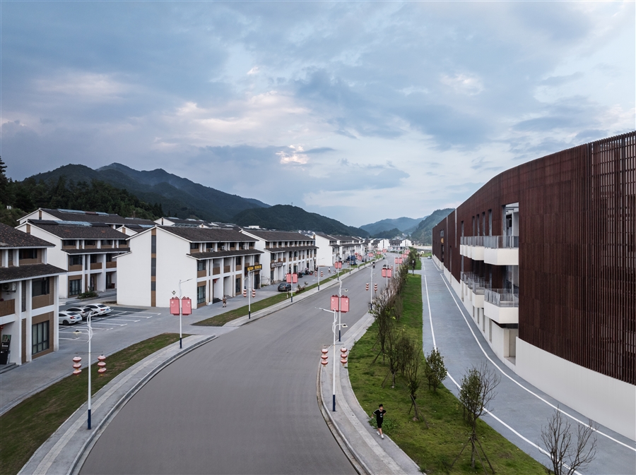 13_沿街街景.jpg