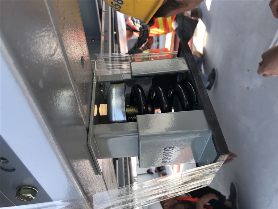 舒适性空调用风冷机组2减震措施.jpg