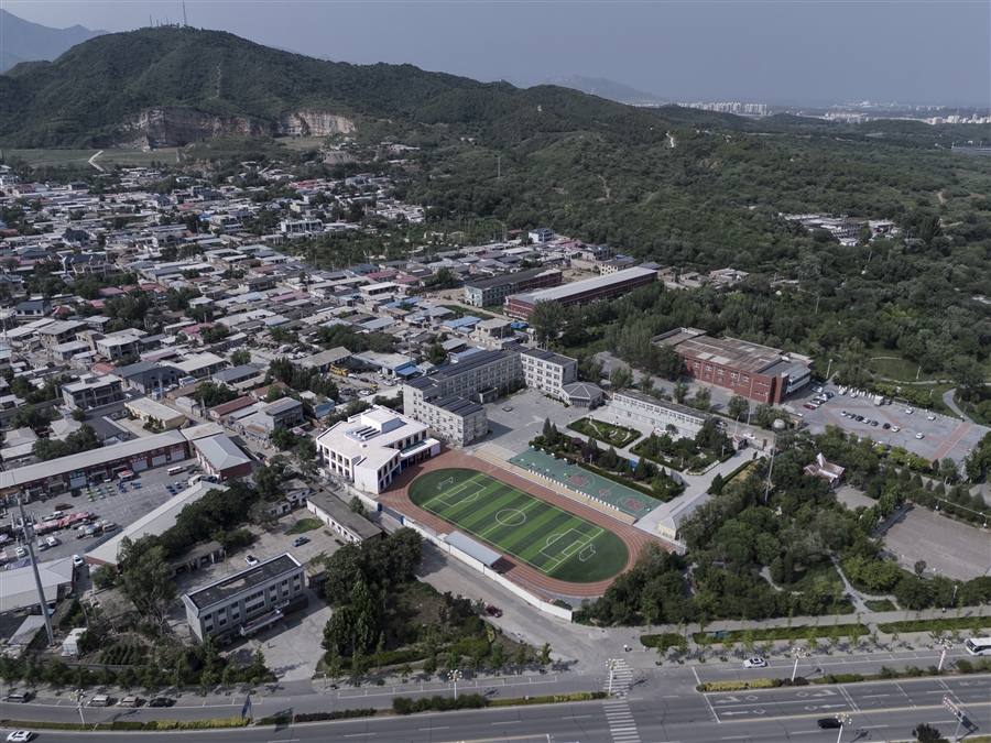 01_学校鸟瞰.jpg