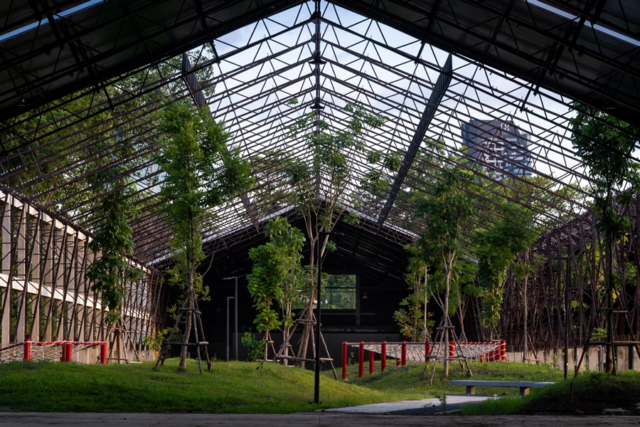 18__工业厂房变为立体森林.jpg