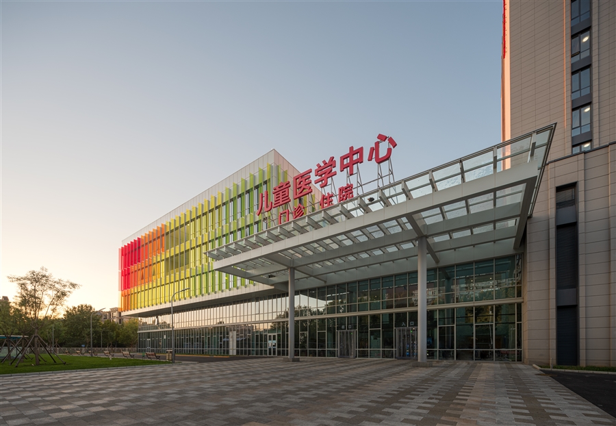 26_儿童医学中心主入口.jpg