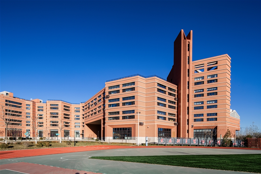 28_小学部教学楼南立面.jpg