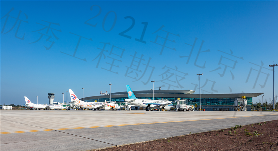 空侧人视.jpg