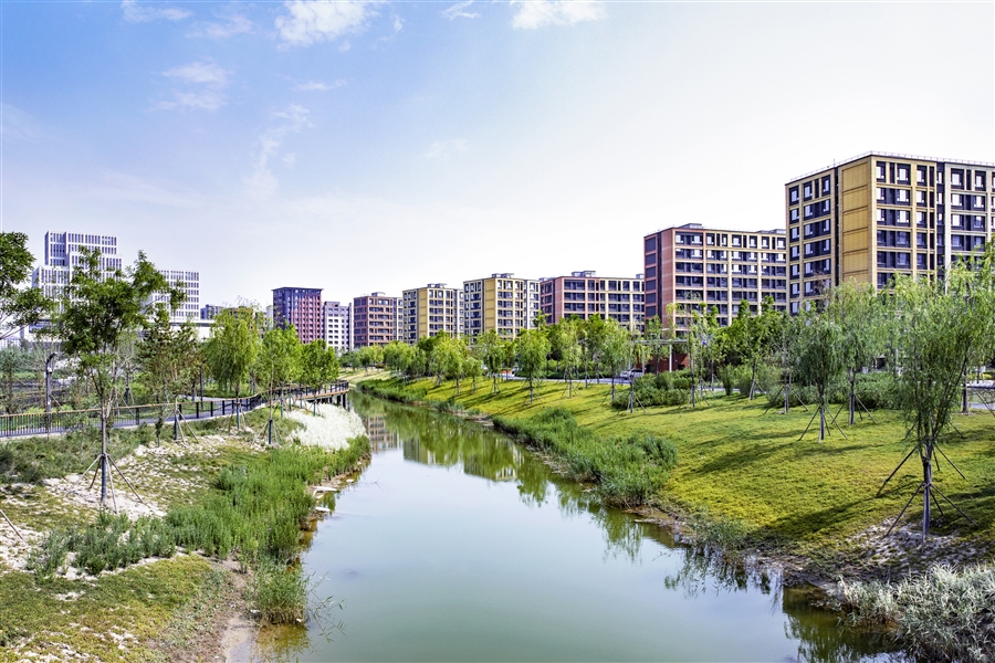 24_沿湖街景02.jpg