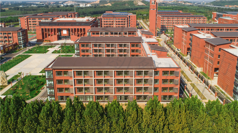 04.A3_小学教学实验楼鸟瞰.jpg