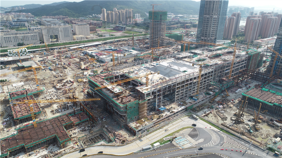 主体建筑施工鸟瞰_中建二局.jpg