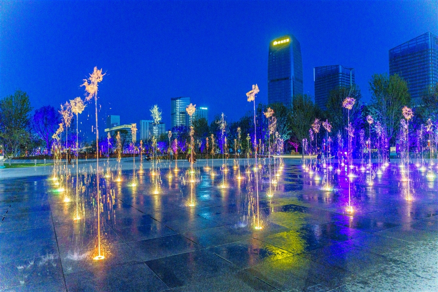 04_五通广场_夜景喷泉.jpg