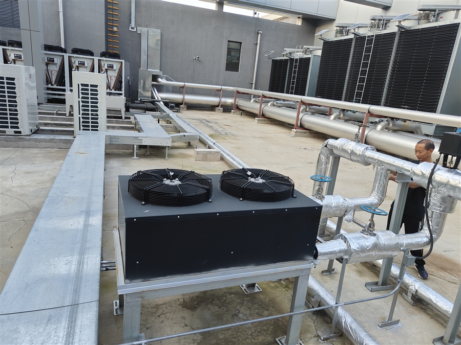 屋顶空气源热泵.jpg