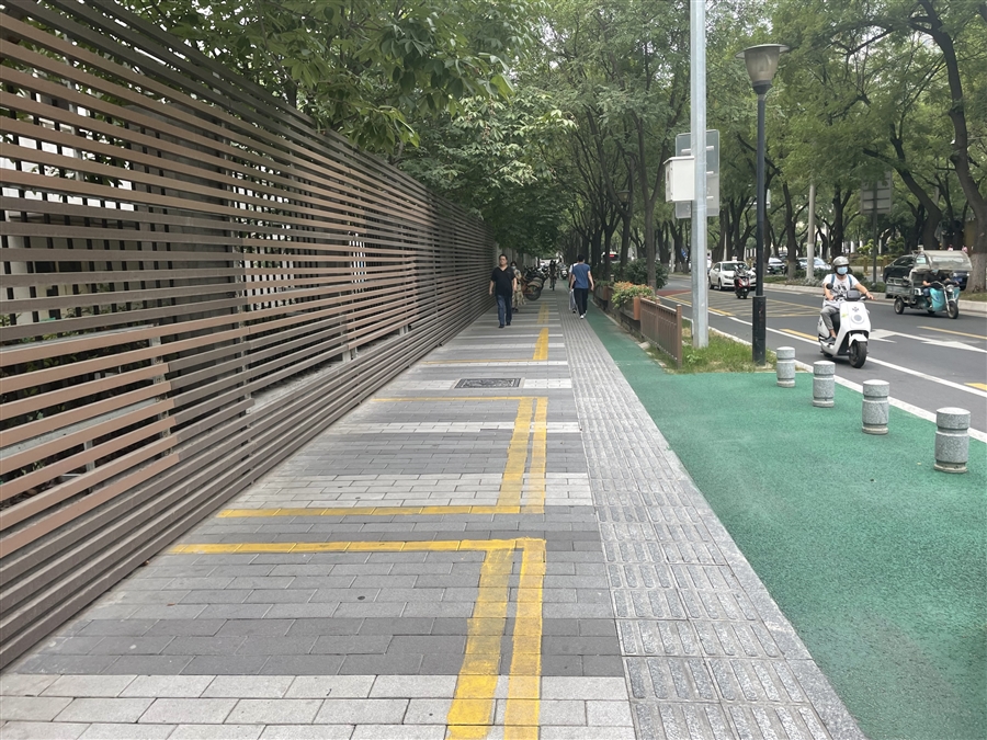 市政道路透水铺砖改造.JPG