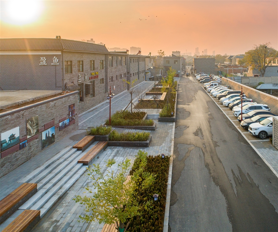 18_开元路文化景墙实景.jpg