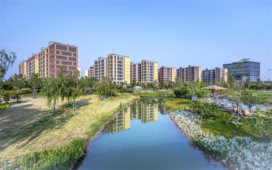 23_沿湖街景01.jpg