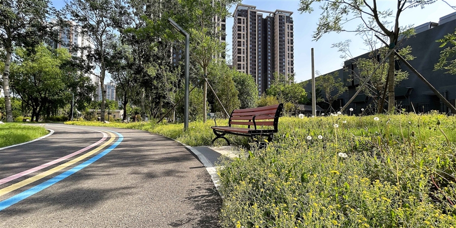 18_望和公园北园外绿化建设项目_健身步道_实景.jpg