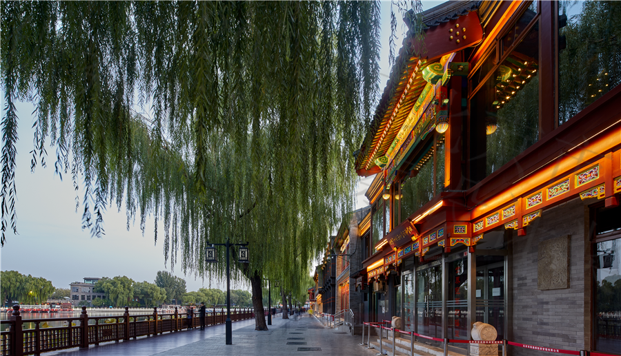 08荷花市场公共空间北段提升后实景.jpg