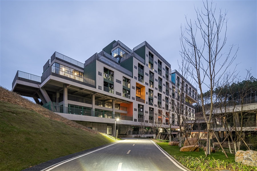 016山谷学生公寓夜景.jpg