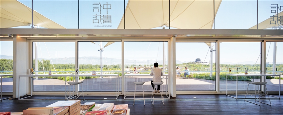 29_四层书店内景.jpg