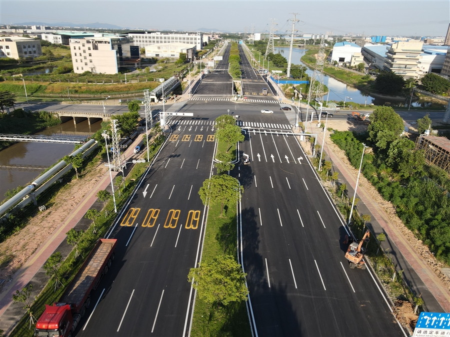 16_旧桥改造路口建成实景.jpg