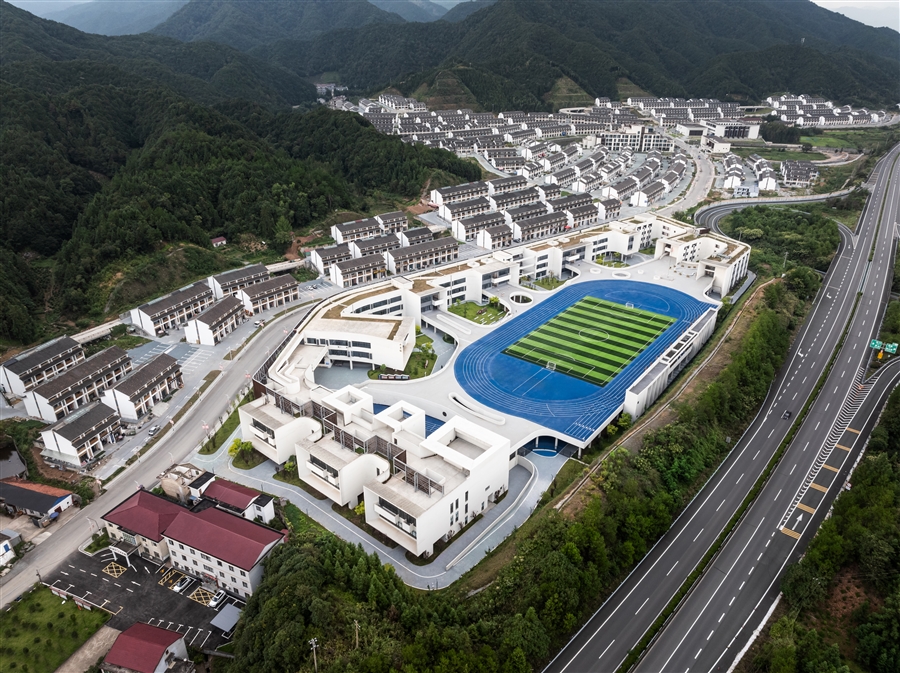 14_西湖学校航拍.jpg