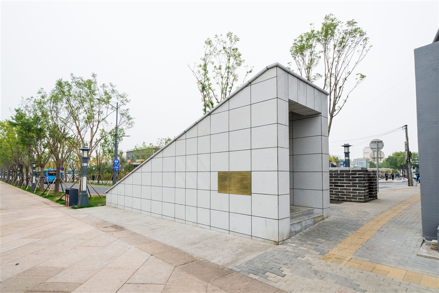 09_遗产点中轴线南段道路遗存保护与地面展示出入口及室外展示样式.jpg