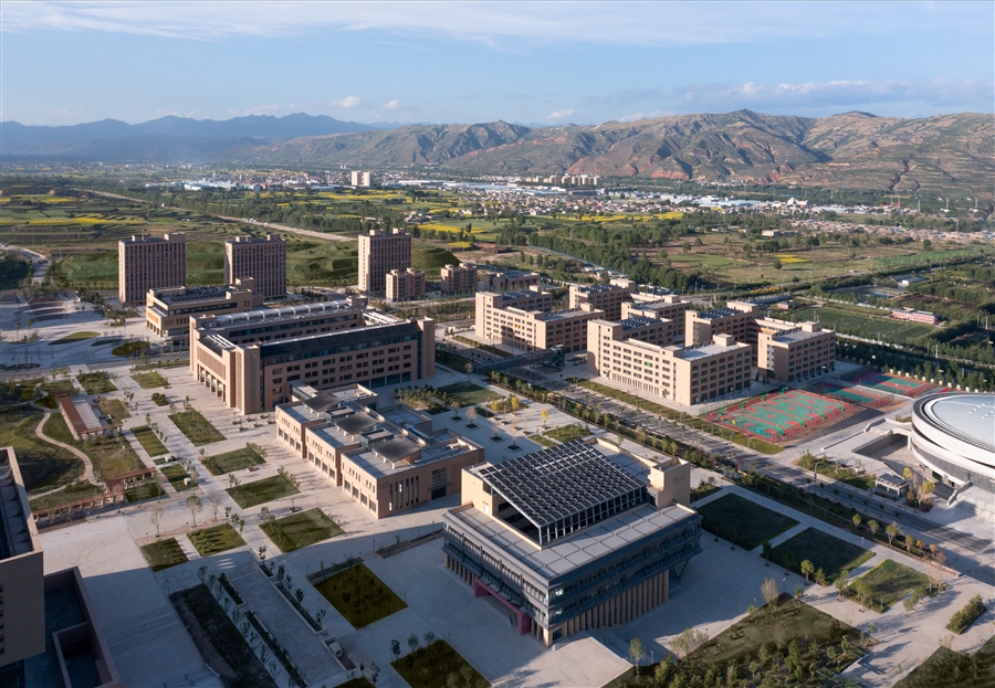 26_西南侧鸟瞰.jpg