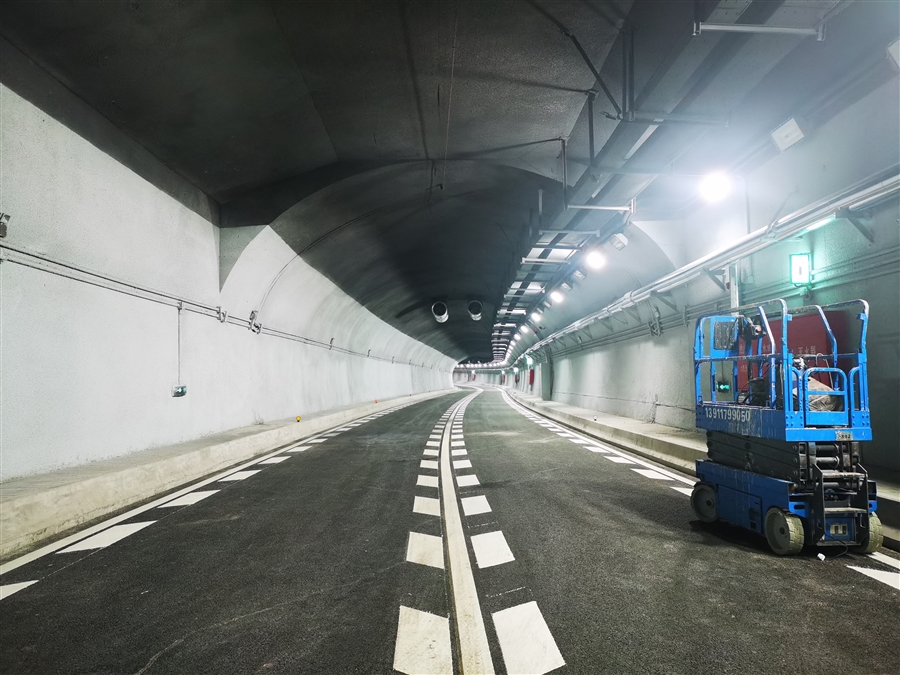 07.小净距隧道起点（明、暗挖分界）.jpg