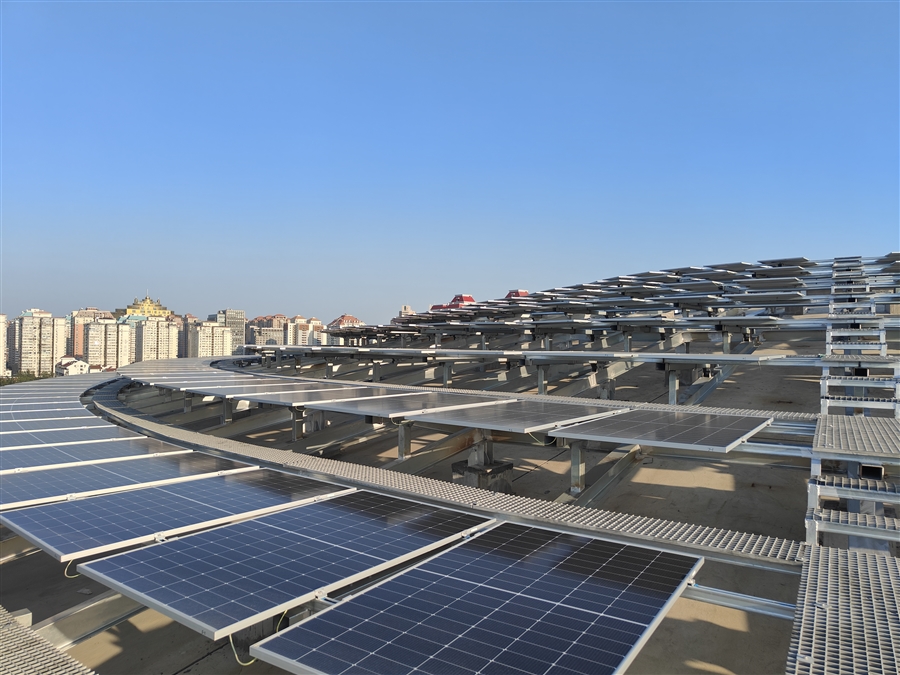 屋顶光热太阳能板.jpg