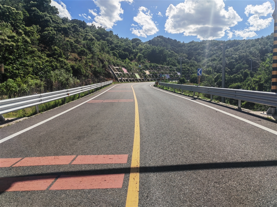 1.工程照片_道路1.jpg