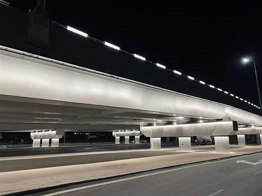跨线桥夜景照明.jpg