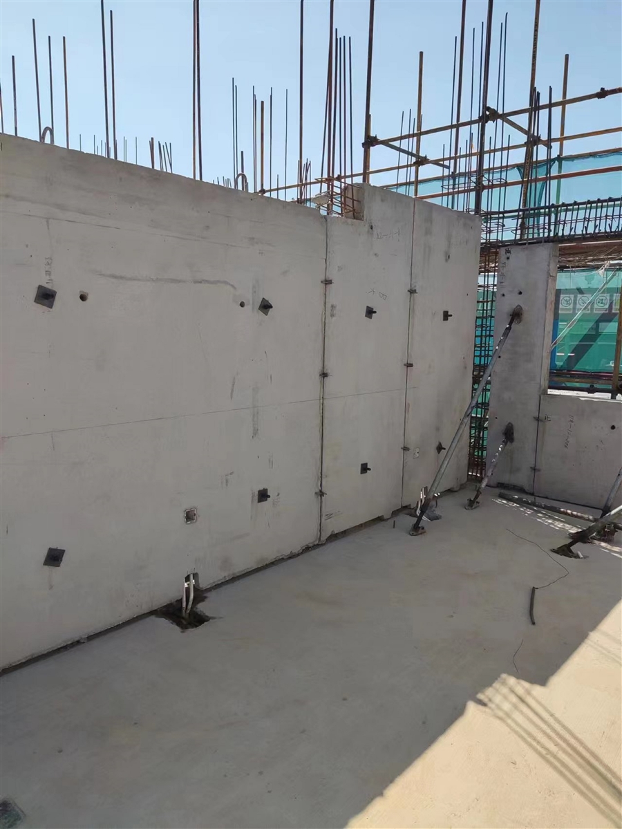 24带肋叠合墙构件安装照片.jpg