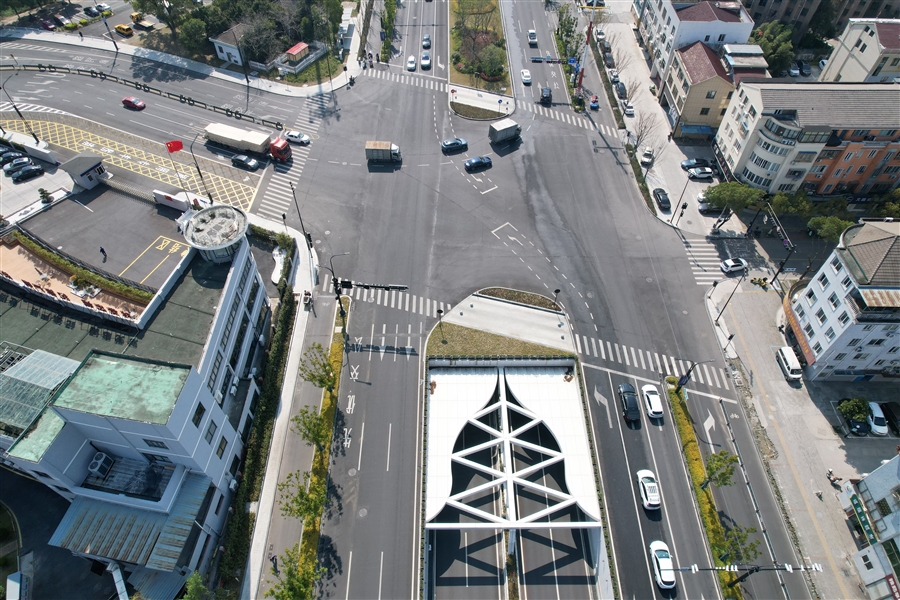 改造后平安路节点航拍—入选2024年“城市道路交叉口精细治理全国精品案例”.JPG
