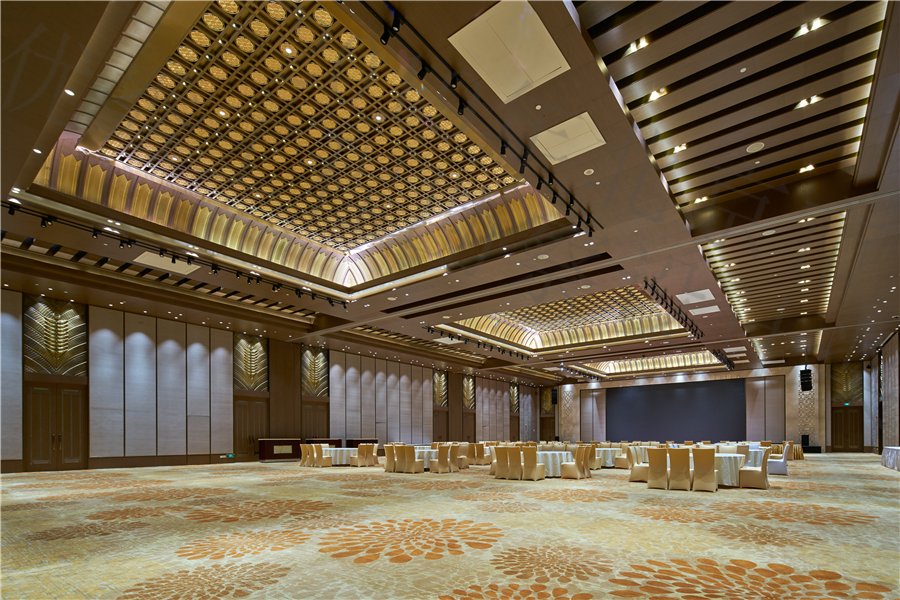 23_首层主宴会厅室内西南侧人视图.jpg