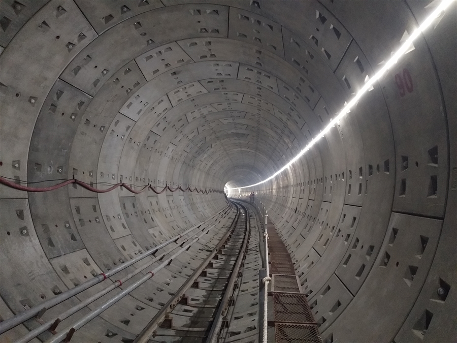 11.成品盾构隧洞.jpg