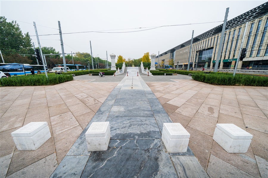 10天桥遗存填埋区地面御道.jpg