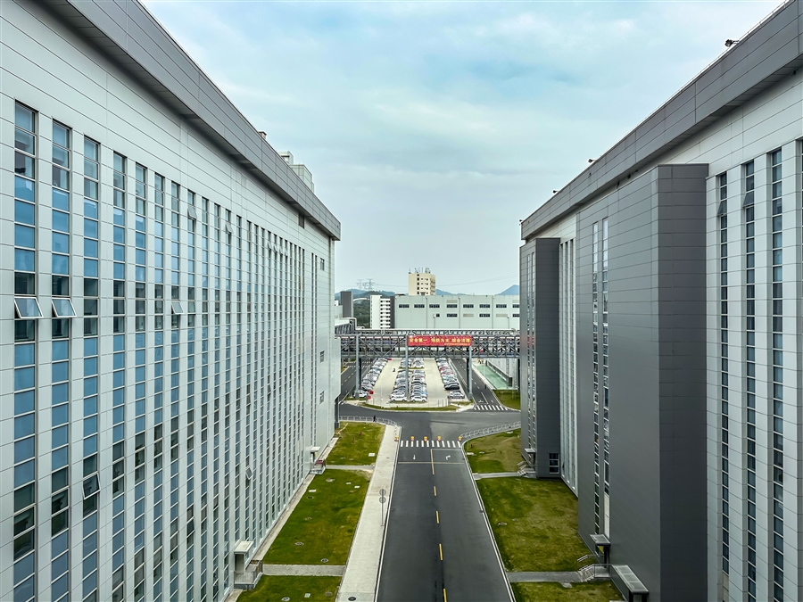 图片07_办公区立面实景图.jpg