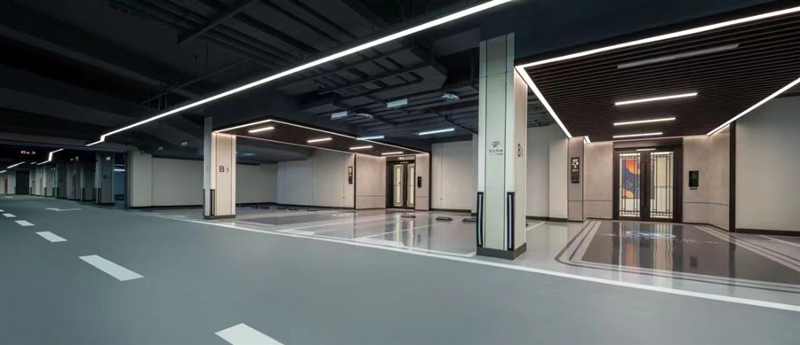 36_地下车库实景图.jpg
