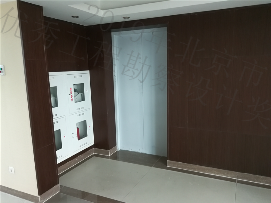 电梯间消火栓.jpg