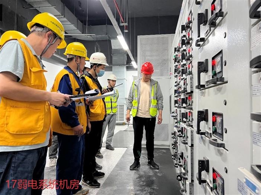 17弱电系统机房.jpg