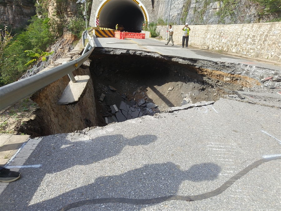 六石路隧道口塌方_施工前.jpg
