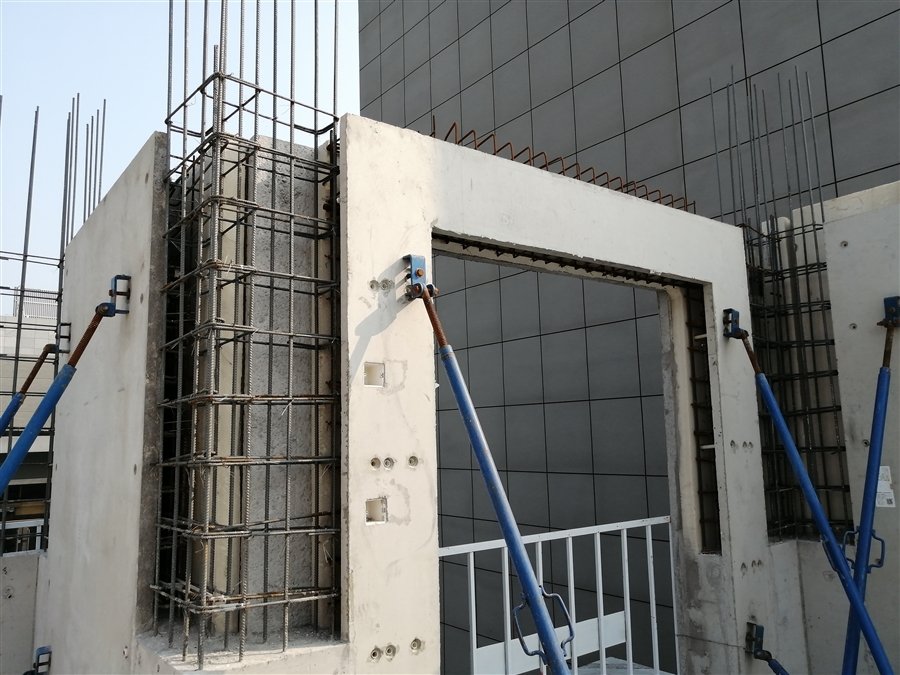 27不带肋叠合墙构件安装照片.jpg