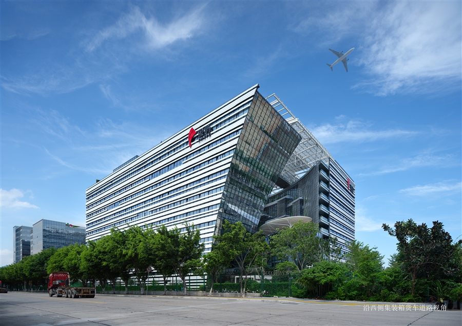 24_沿西侧集装箱货车道路视角.jpg