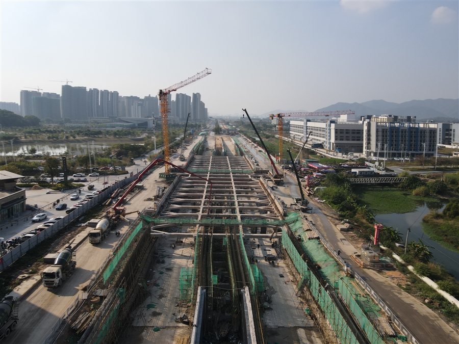 10_下穿段基坑支护鸟瞰.jpg