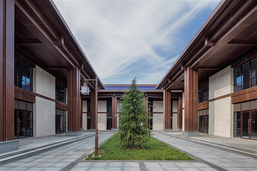 19_守灵厅庭院.jpg