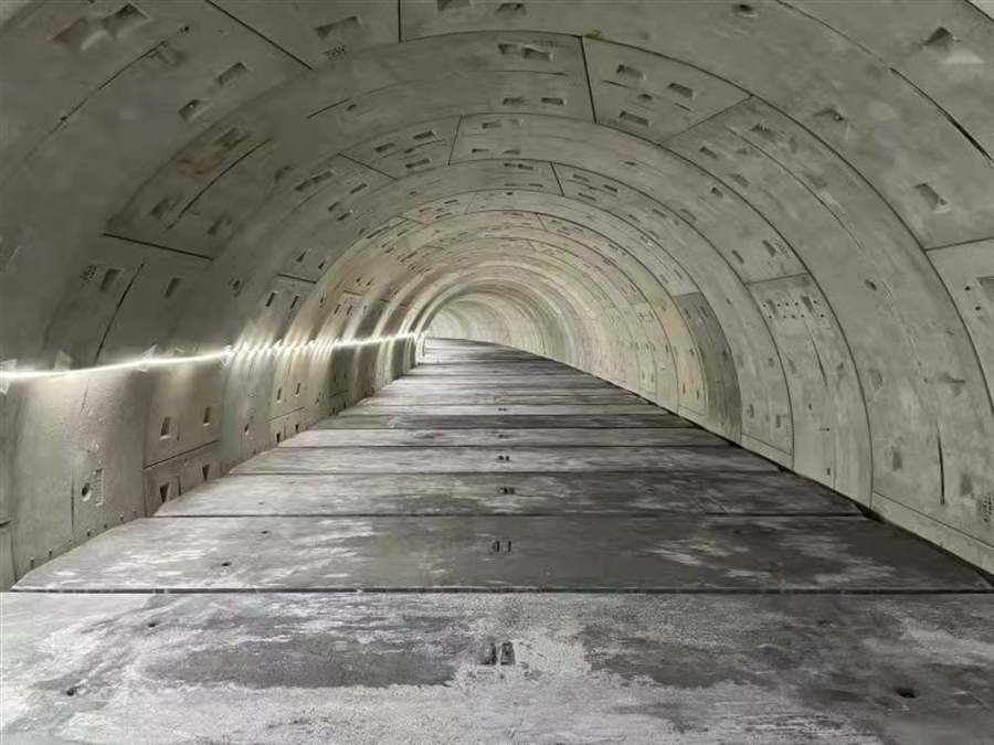 7.盾构管廊及中隔板拼装后.jpg