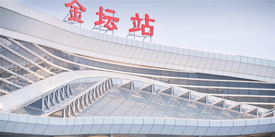 07进站广厅玻璃天窗.jpg