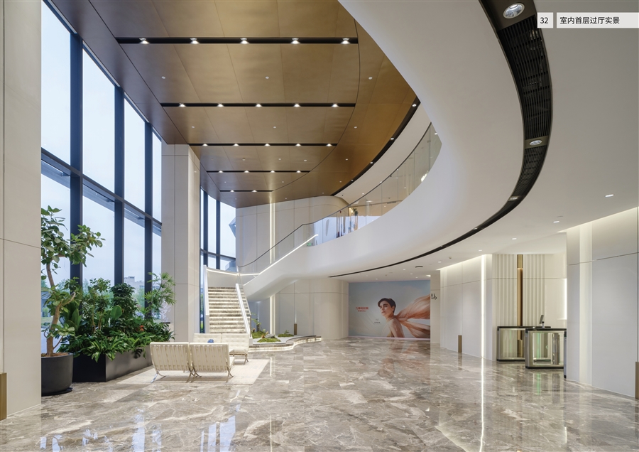 32_室内首层过厅实景.jpg